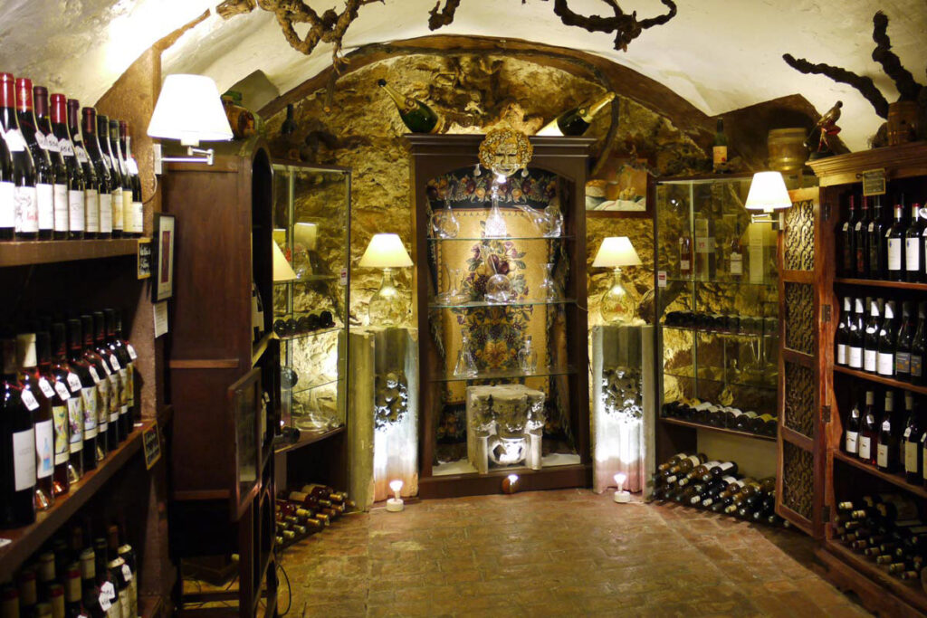 フランス全土からセレクトしたヴィンテージワインの専門店「ラ・プティット・カーヴ・ドゥ・サン・ポール（La Petite Cave de Saint Paul）」