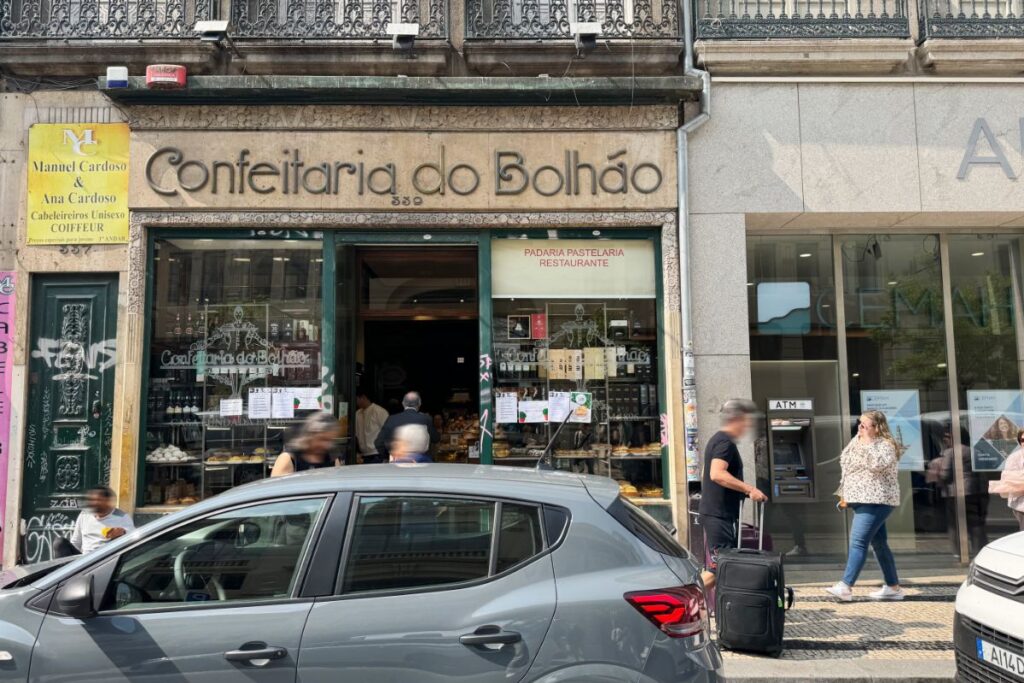ポルトの老舗カフェ「コンフェイタリア・ド・ボリャオン（Confeitaria do Bolhão）」