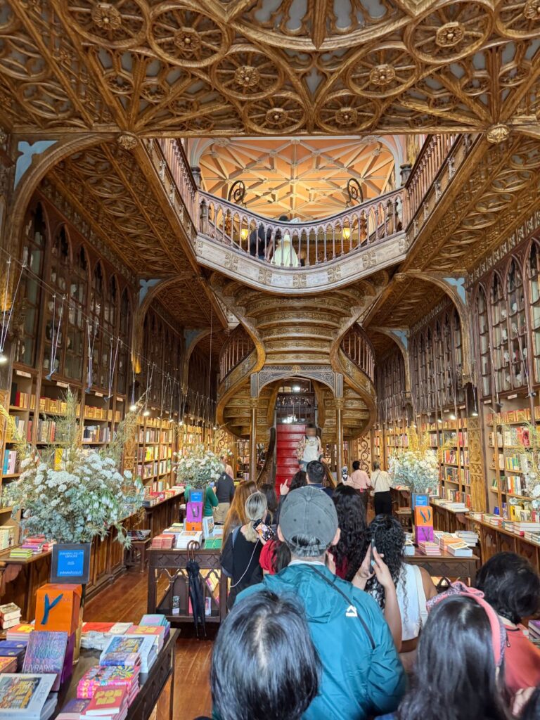 レロ書店（Livraria Lello）