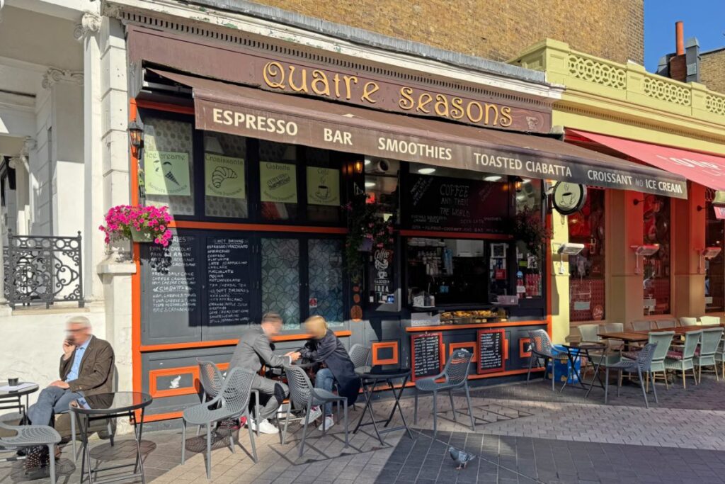 ロンドン散策に便利！V&A近くの「キャトル・セゾン・カフェ（Quatre Seasons Cafè）」