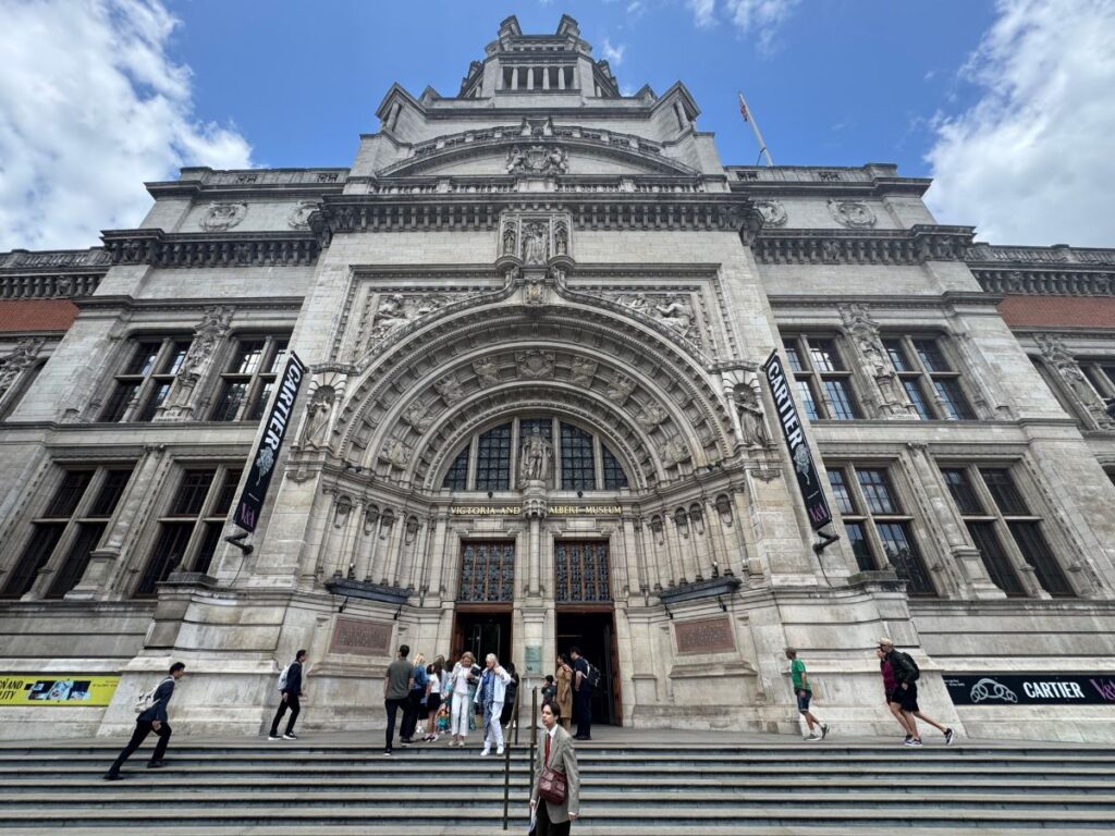 世界最大級【ヴィクトリア＆アルバート博物館(V&A)】完全ガイド。見どころ、カフェやショップ、お土産、予約など